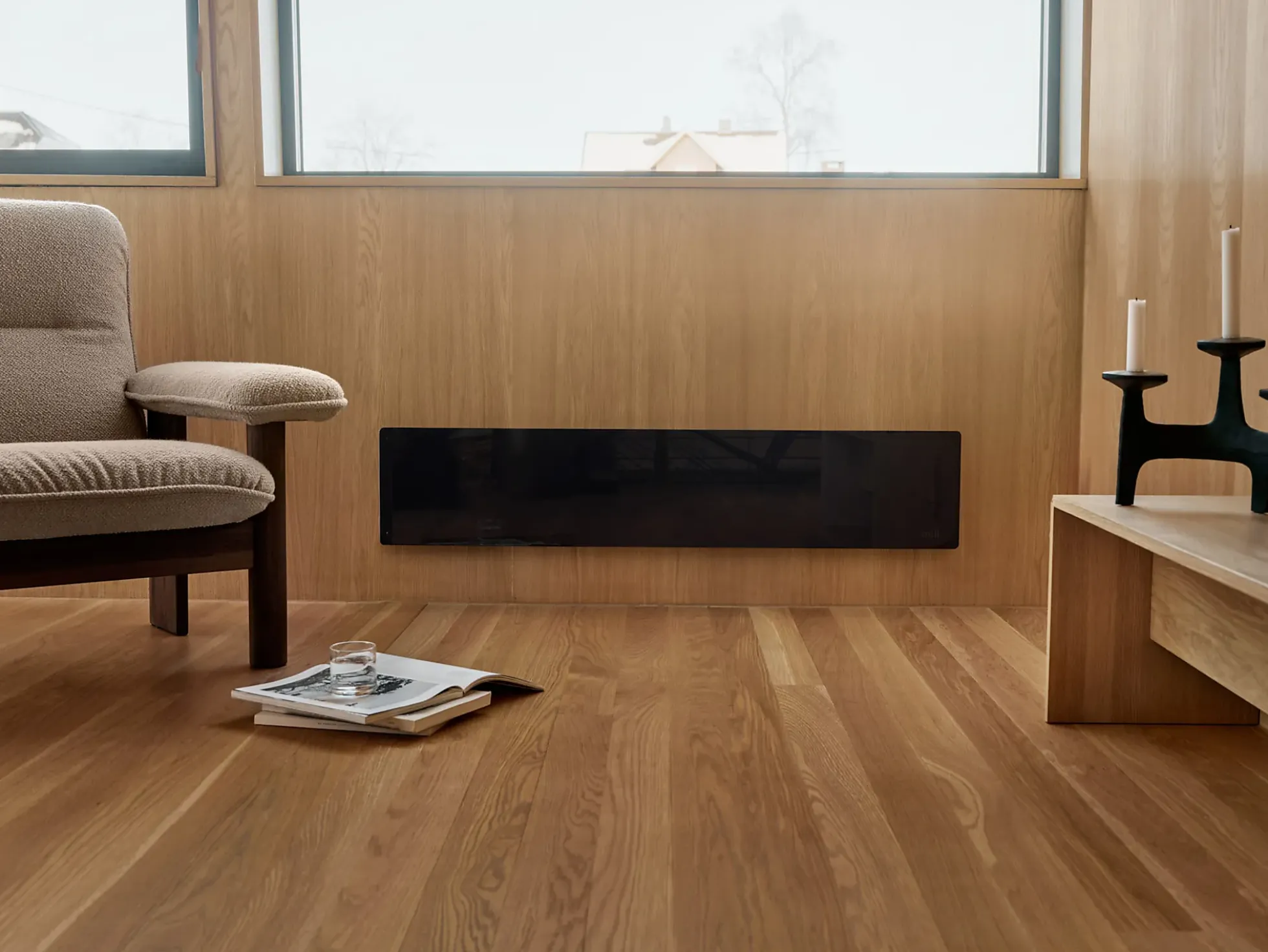 GLASSPANELOVN PÅ 1050W MED WIFI OG APP-STYRING, SORT FARGE