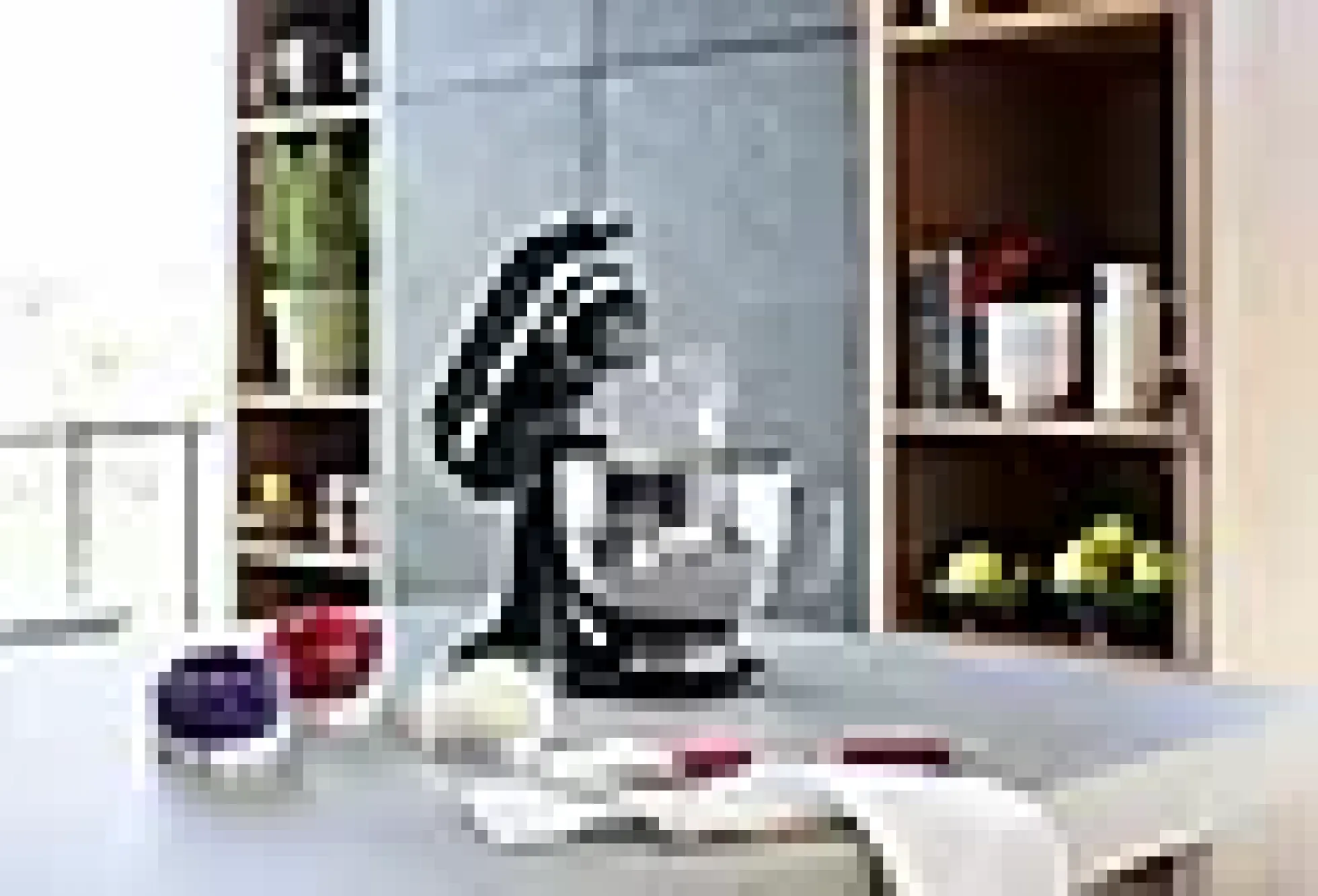 KJØKKENMASKIN SORT 4,8L ARTISAN MED VIPPEHODE