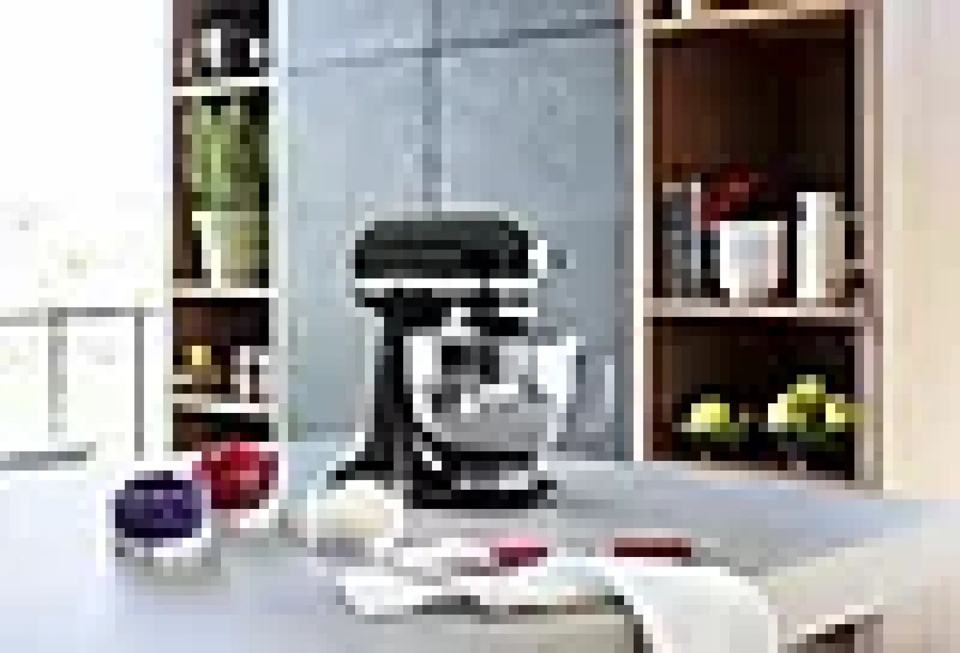 KJØKKENMASKIN SORT 4,8L ARTISAN MED VIPPEHODE