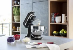 KJØKKENMASKIN SORT 4,8L ARTISAN MED VIPPEHODE