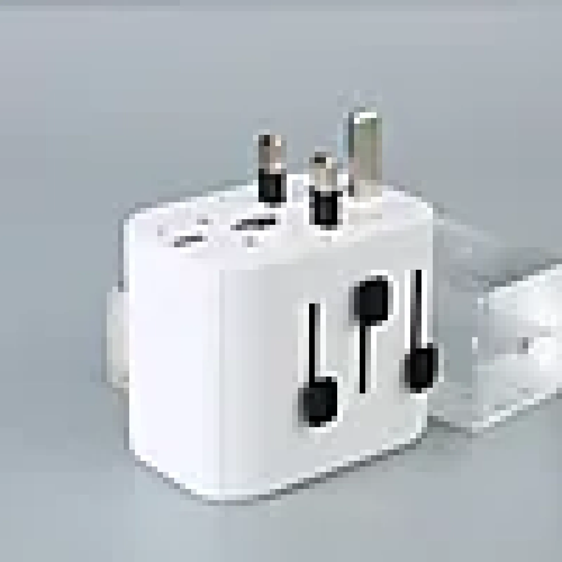 REISEADAPTER TIL DE FLESTE UTTAK INKL 3xUSB JORDET