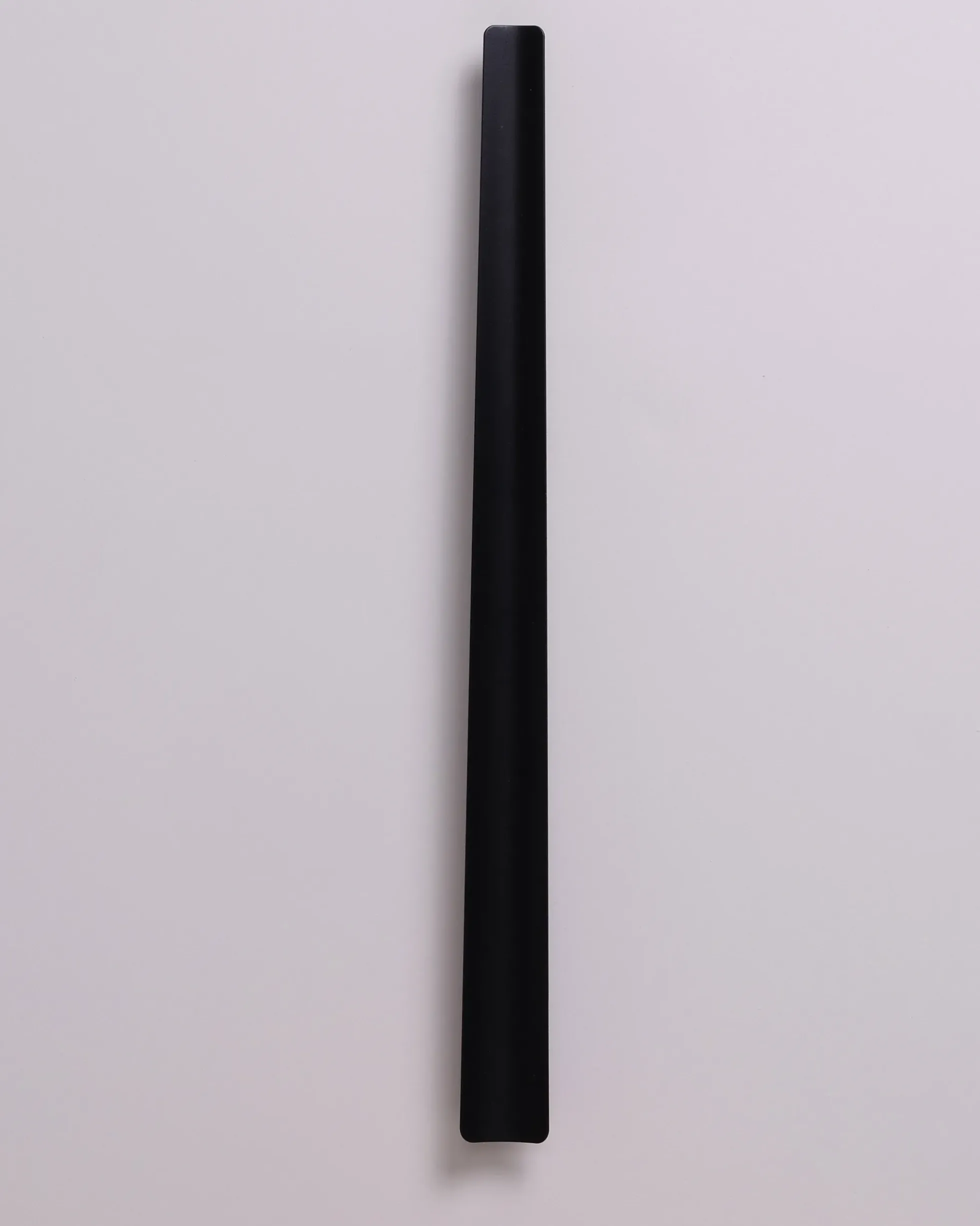 Skohorn med oppheng 58cm i gaveeske Sort matt